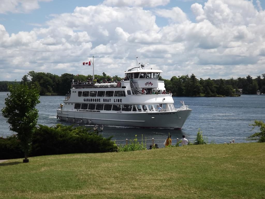 Imperial Inn 1000 Islands Gananoque Exterior foto