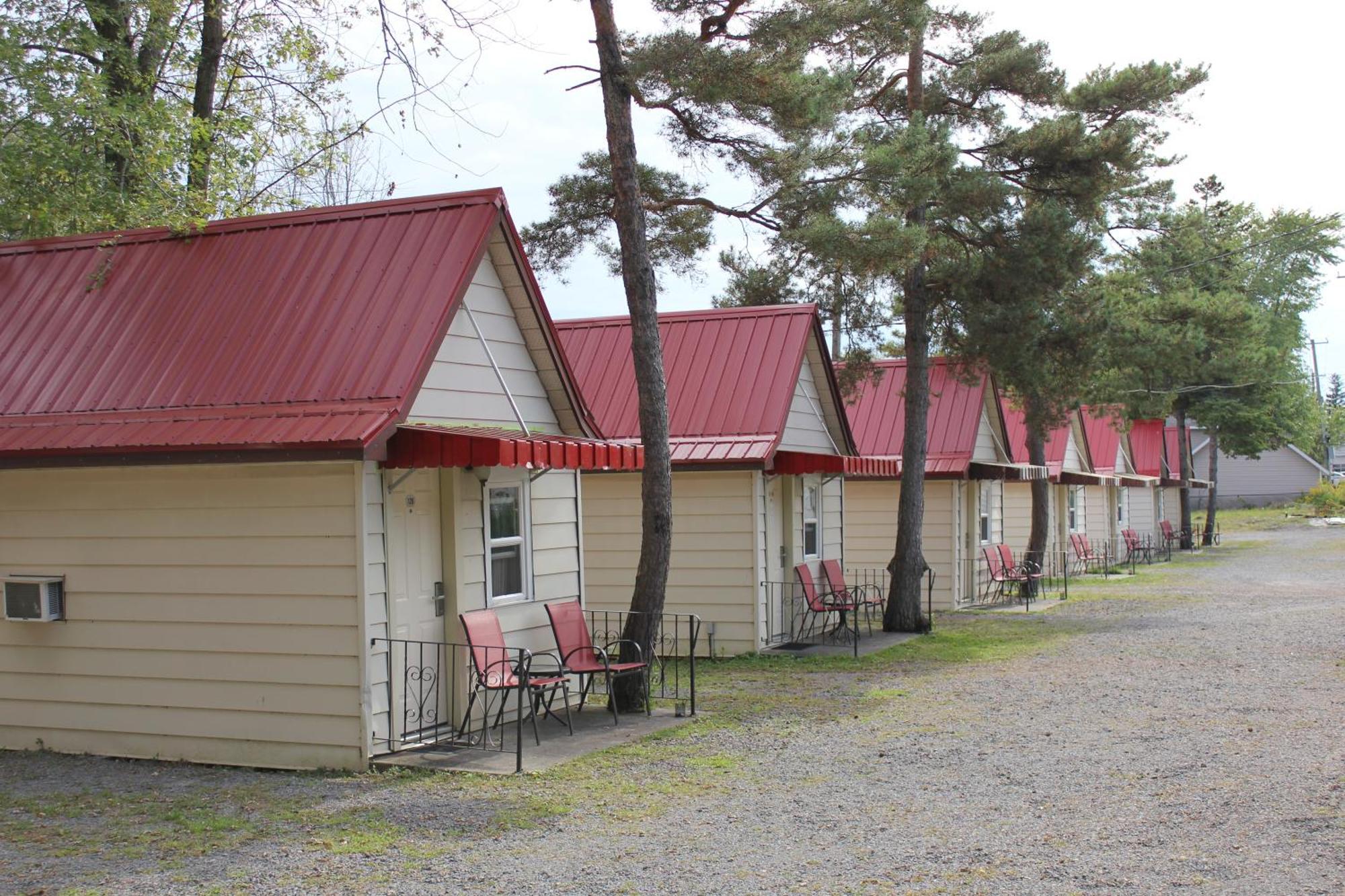 Imperial Inn 1000 Islands Gananoque Exterior foto