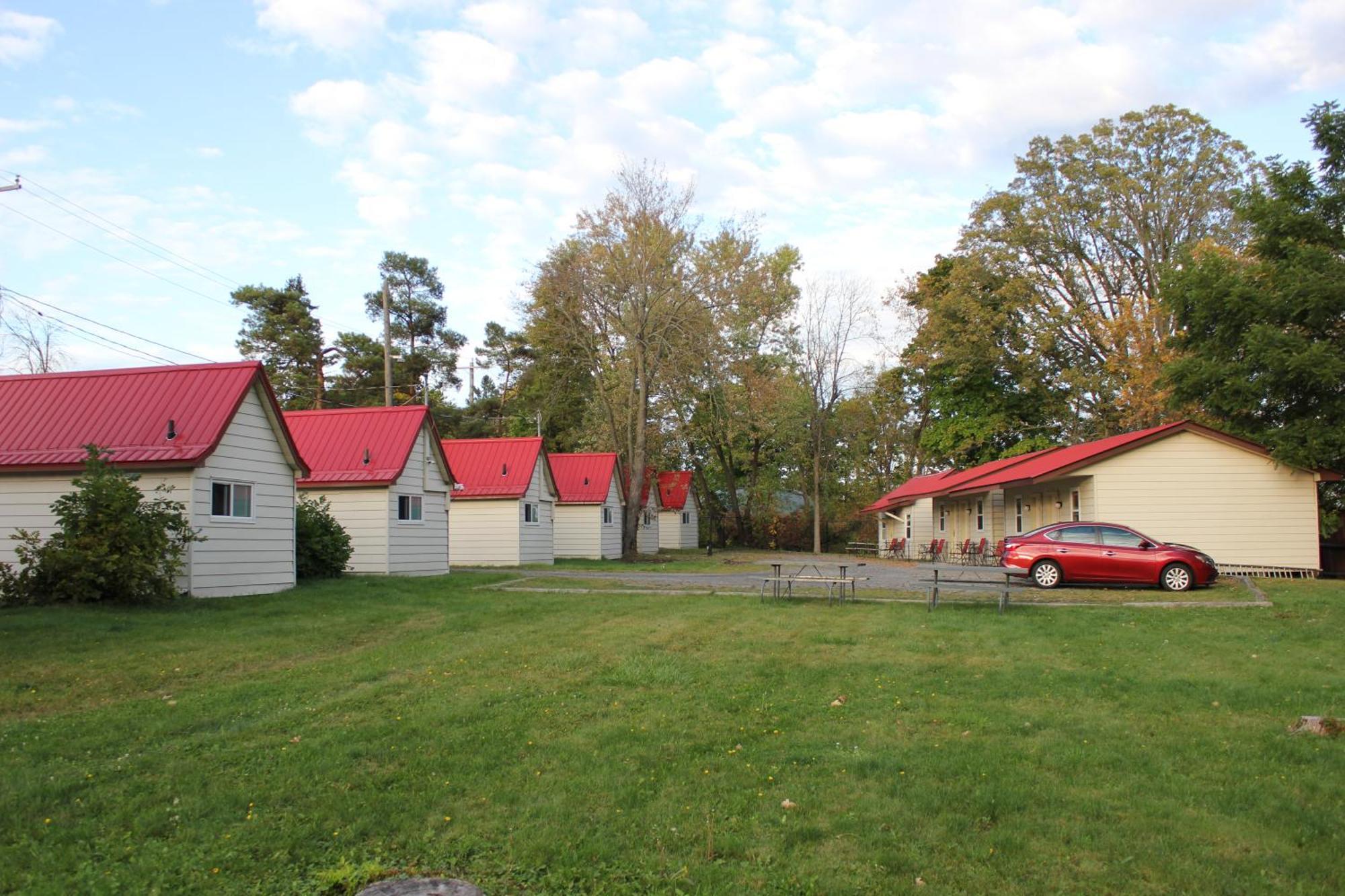 Imperial Inn 1000 Islands Gananoque Exterior foto