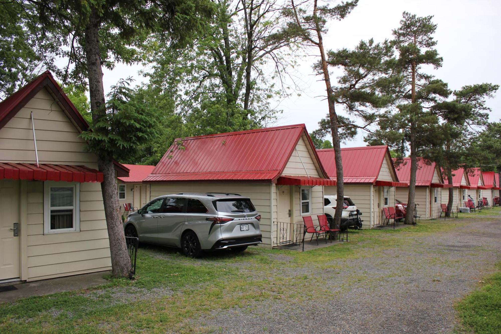 Imperial Inn 1000 Islands Gananoque Exterior foto