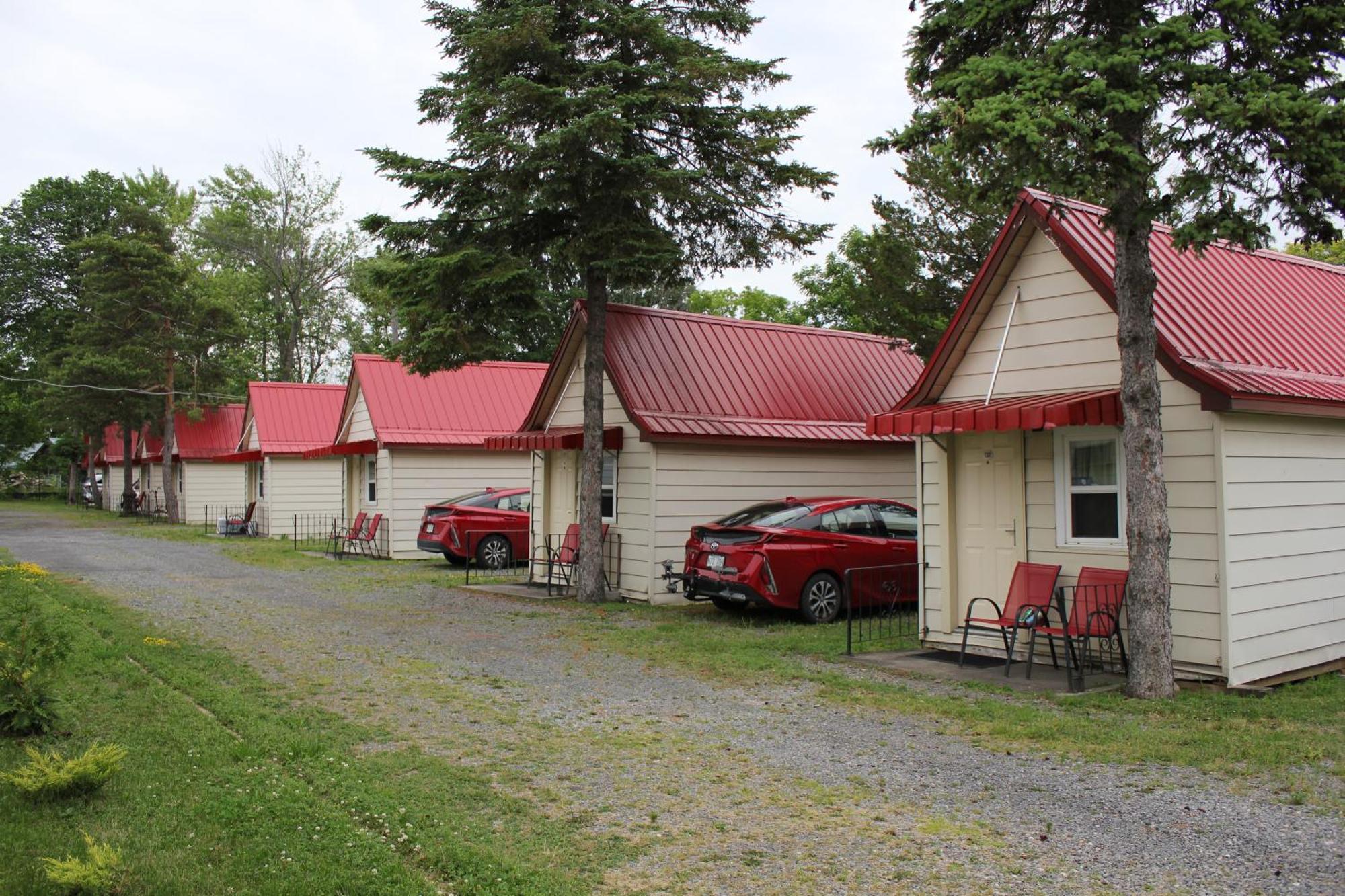 Imperial Inn 1000 Islands Gananoque Exterior foto